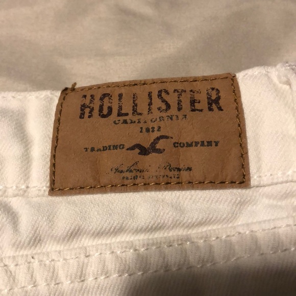 White Hollister Shorts - Picture 3 of 5